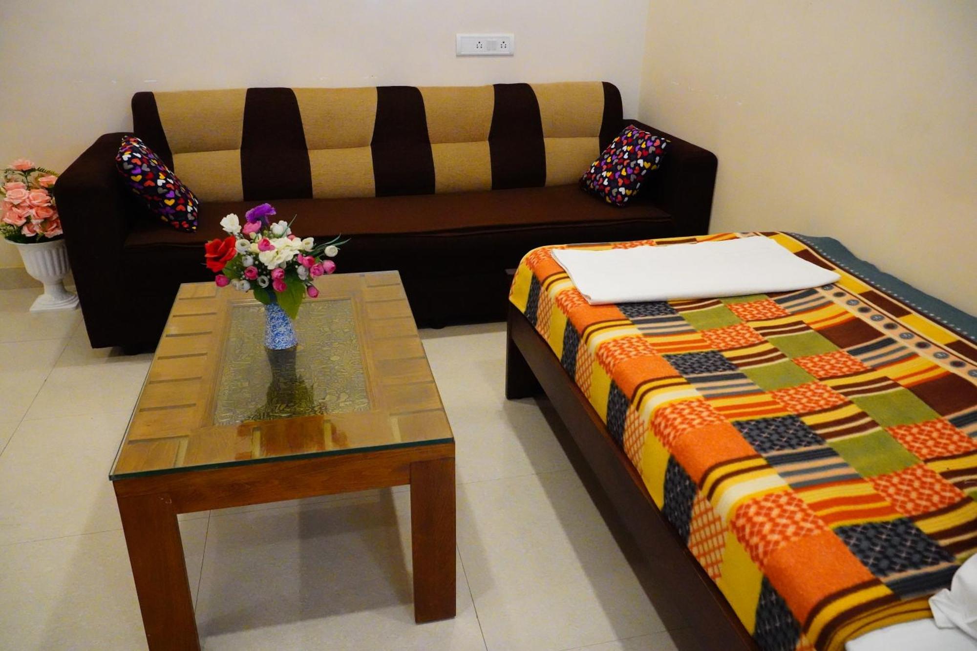 Vinayagam Residency Otel Arcot Dış mekan fotoğraf